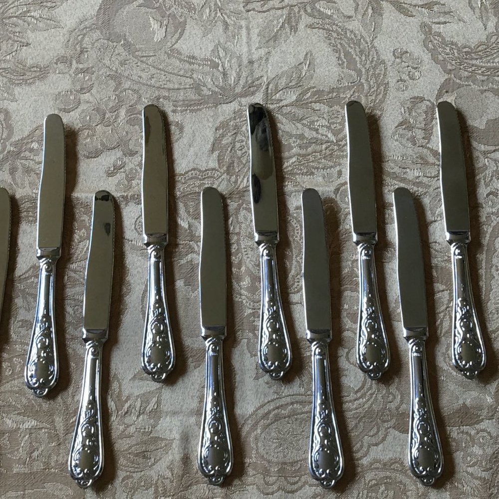 (SOLD)🎉HP🎉 Premium 51 Piece Italian Flatware Set, Service for 12 + Serving Set - Picture 11 of 16